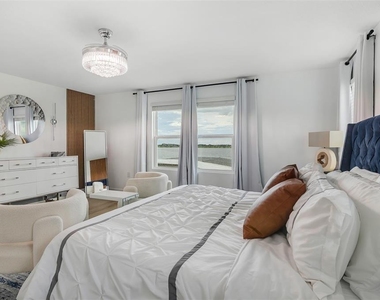 904 Griffon Avenue - Photo Thumbnail 43