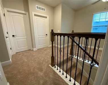 1355 Greenfield Loop - Photo Thumbnail 17