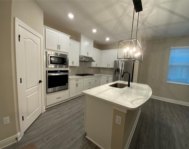 1355 Greenfield Loop - Photo Thumbnail 13