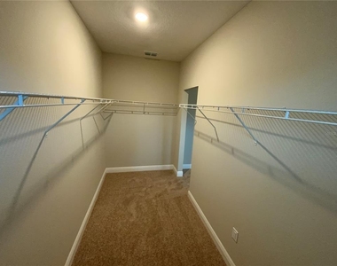 1355 Greenfield Loop - Photo Thumbnail 23