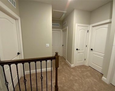 1355 Greenfield Loop - Photo Thumbnail 18
