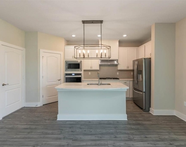 1355 Greenfield Loop - Photo Thumbnail 8