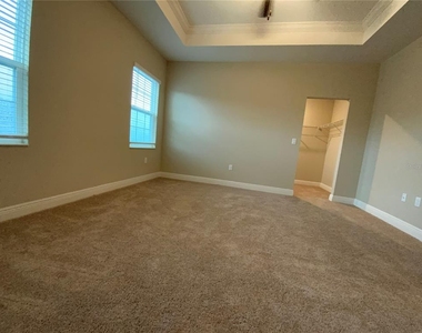 1355 Greenfield Loop - Photo Thumbnail 20