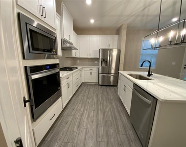 1355 Greenfield Loop - Photo Thumbnail 12