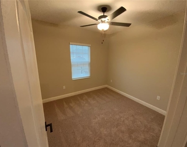 1355 Greenfield Loop - Photo Thumbnail 28