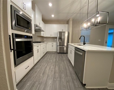 1355 Greenfield Loop - Photo Thumbnail 11