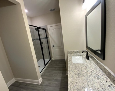 1355 Greenfield Loop - Photo Thumbnail 25