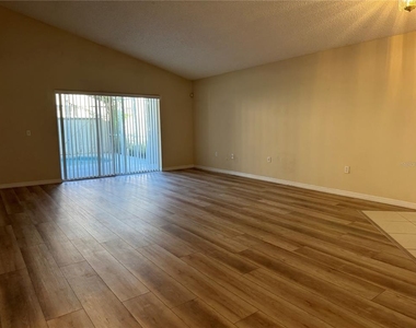 2510 Hamlet Lane - Photo Thumbnail 4