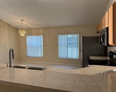 2510 Hamlet Lane - Photo Thumbnail 8