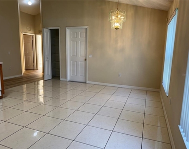 2510 Hamlet Lane - Photo Thumbnail 5