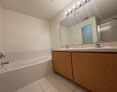 2510 Hamlet Lane - Photo Thumbnail 20