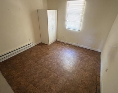 455 Pursley Street - Photo Thumbnail 4
