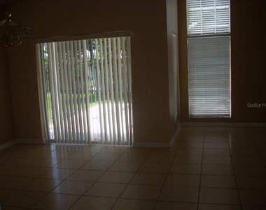 828 Garden Glen Loop - Photo Thumbnail 13
