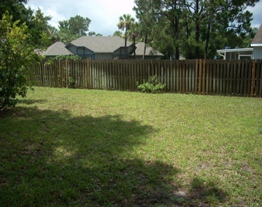828 Garden Glen Loop - Photo Thumbnail 16