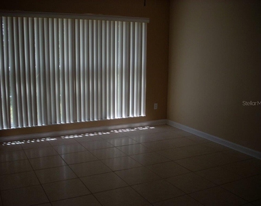 828 Garden Glen Loop - Photo Thumbnail 6