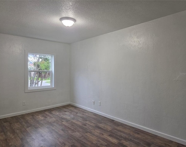 648 Northern Road - Photo Thumbnail 11