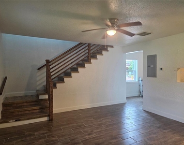 648 Northern Road - Photo Thumbnail 4