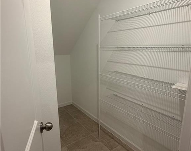 1180 Lakeshore Breeze Place - Photo Thumbnail 10