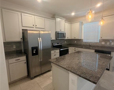 1180 Lakeshore Breeze Place - Photo Thumbnail 8