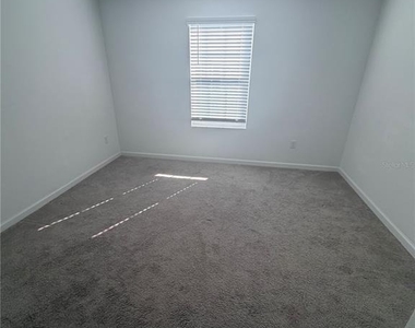 1180 Lakeshore Breeze Place - Photo Thumbnail 18