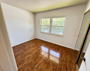 840 Center Avenue - Photo Thumbnail 4