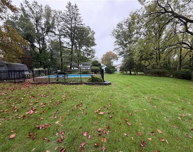 1967 Robin Court - Photo Thumbnail 5