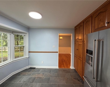 1967 Robin Court - Photo Thumbnail 12