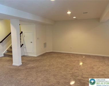3561 Windsor Court - Photo Thumbnail 40