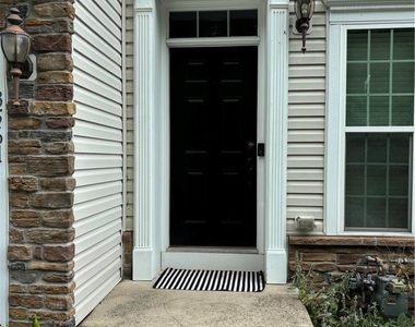 3561 Windsor Court - Photo Thumbnail 4