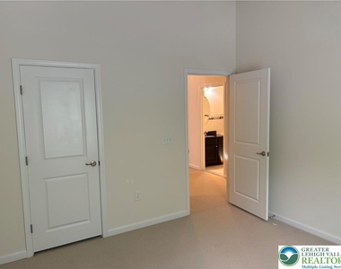 3561 Windsor Court - Photo Thumbnail 33