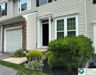 3561 Windsor Court - Photo Thumbnail 2