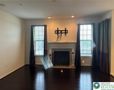 3561 Windsor Court - Photo Thumbnail 17