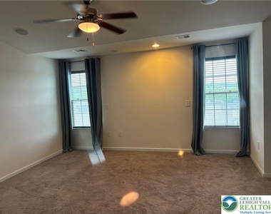 3561 Windsor Court - Photo Thumbnail 19