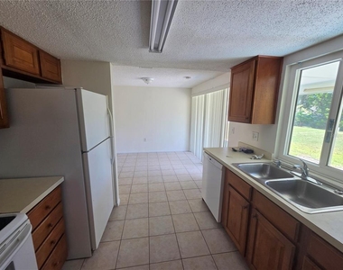 655 Harvey Street - Photo Thumbnail 5
