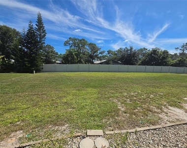 655 Harvey Street - Photo Thumbnail 17