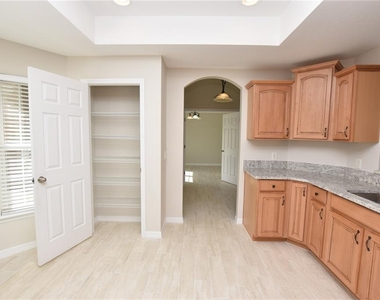 5029 1st Street Se - Photo Thumbnail 3