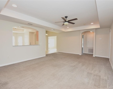 5029 1st Street Se - Photo Thumbnail 9