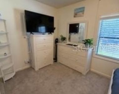 360 1st Avenue N - Photo Thumbnail 2