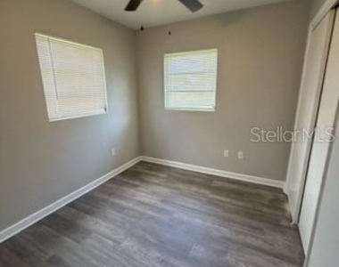 3226 S Hilltop Avenue - Photo Thumbnail 4