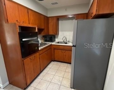 3226 S Hilltop Avenue - Photo Thumbnail 6