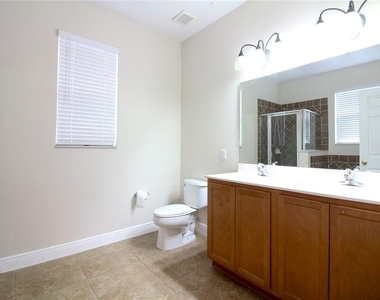 2425 Winnipeg Drive - Photo Thumbnail 22
