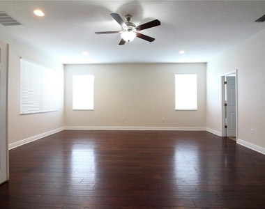 2425 Winnipeg Drive - Photo Thumbnail 19
