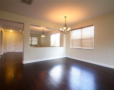 2425 Winnipeg Drive - Photo Thumbnail 12