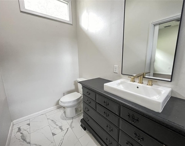 1127 Afton Street - Photo Thumbnail 9