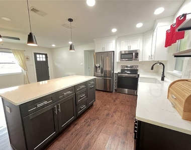 1127 Afton Street - Photo Thumbnail 4