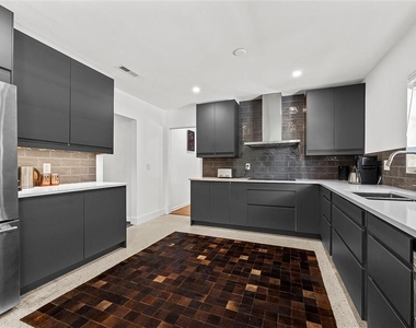 2288 Nw 21st Avenue - Photo Thumbnail 2