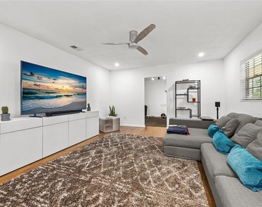 2288 Nw 21st Avenue - Photo Thumbnail 3