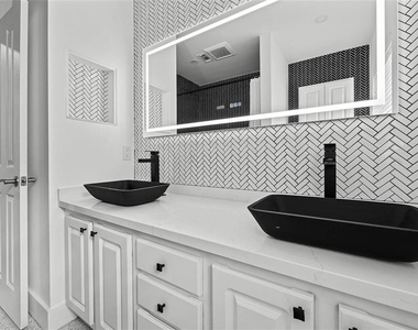 2288 Nw 21st Avenue - Photo Thumbnail 15