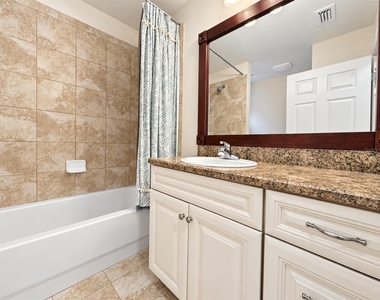 11774 Nw 60th Drive - Photo Thumbnail 7