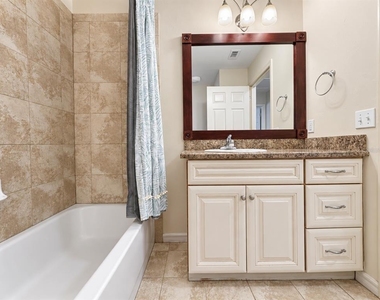 11774 Nw 60th Drive - Photo Thumbnail 8